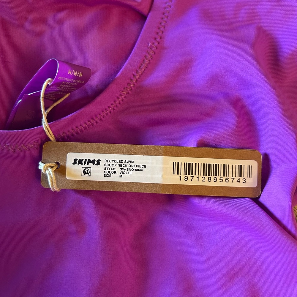 Skims Scoop One Piece Swimsuit, NWT, Size Medium, Violet - Picture 6 of 7